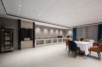 New Beacon International Hotel (Gedian South Station Wuhan Gaoxin Avenue)