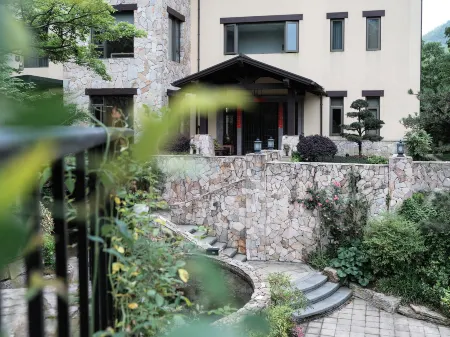 Anji Shulin · Easy Deep Stream (Zhejiang North Grand Canyon Store) Отели рядом с достопримечательностью «Longwang Mountain Top»