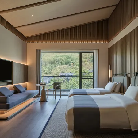 WYNDHAM GRAND PLAZA ROYALE HOT SPRINGS RESORT LIYANG