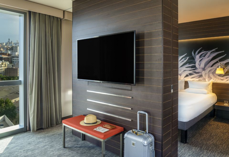 노보텔 바르셀로나 시티 루프탑 수영장