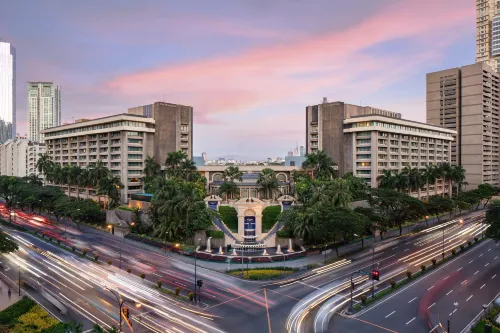 The Peninsula Manila Отели в г. Макати