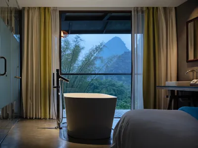 棲心·九隱的庭（陽朔十里畫廊遇龍河） 大榕樹周辺のホテル