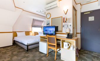 Toyoko Inn Jr Wakayama Eki Higashi Guchi - Housity