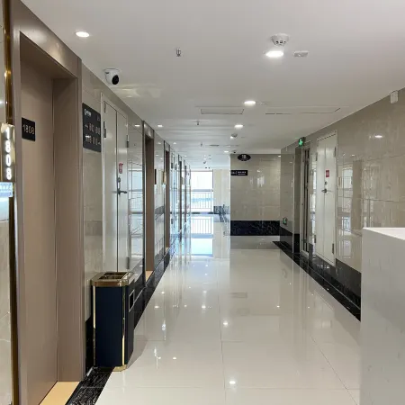 Jinqi Hotel (Urumqi High-speed Railway Station)