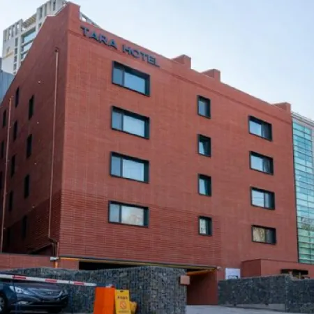 Hotel Tara Отели рядом с достопримечательностью «Станция метро Cheongdam»
