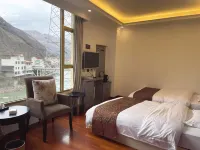 Jinchuan Caiwang Hotel - con vista montagne