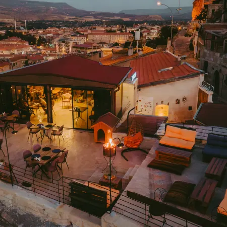 Tale Cave Inn