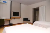 Pebble Motel (Zibo Linzihuan Highway) Hotels in Zibo