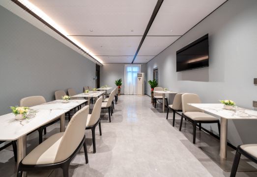 Wharton Dream Hotel (Liuzhou Five-Star Commercial Street Diwang Xintiandi Branch) Hotel Overview