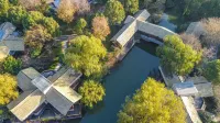 Seclusive Life Yangzhou Resort Hotels near Yangzhou Taizhou Airport
