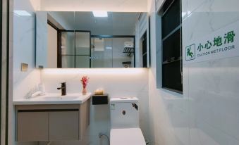 Shenzhen Meiyu Executive Apartment (Guangming Phoenix City Subway Station)