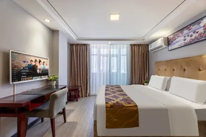 Huayi Hotel (Shenzhen Luohu Railway Station)