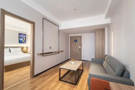 7 Days Premium· Xinxiang Huojia Zhongshan Road Hotel