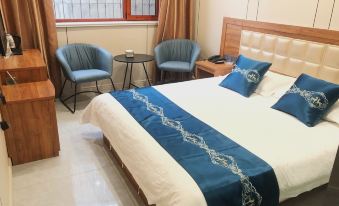 Crystal Hotel (People's Hospital)
