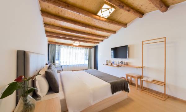 Dali Haiyun Garden Inn (Erhai Caicun Wharf Store)