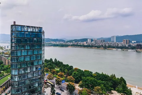 Atour Hotel Tonglu Fuchun River