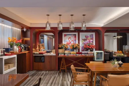 Grandnite Hotel(Guanshanhu Convention and Exhibition City Finance City) Отели рядом с достопримечательностью «Jinyang Gymnasium»