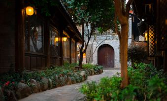 Lijianggucheng·Shan Shui Aisi Huayuan Hotel