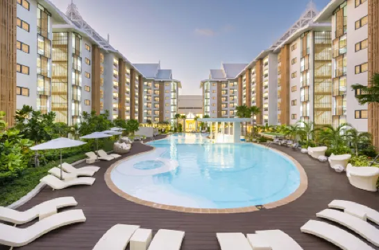 WYNDHAM JOMTIEN PATTAYA Отели рядом с достопримечательностью «Плавучий рынок в Паттайе»