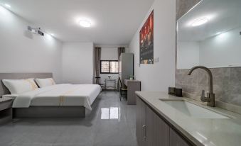 Hongrunxiang Hotel