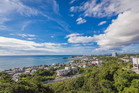 Onna Oceanview Suites Отели рядом с достопримечательностью «Рюкю- Силла»