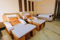 Enrichee Gloria Plaza Hotel - سبا