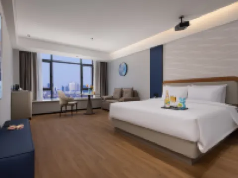 オーケーデイホテル（クムル駅） クムル市のホテル