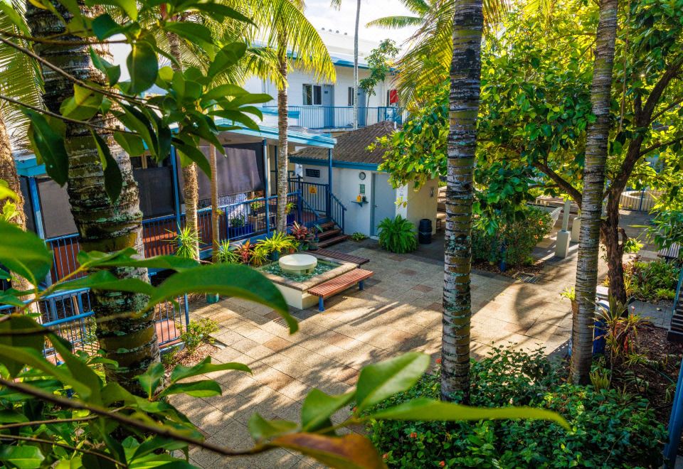 Cairns Central YHA Hostel Over view