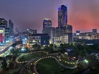 Novotel Bangkok Platinum Pratunam Отели рядом с достопримечательностью «Алтари на перекрестке Ратчапрасонг»