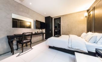 2. Hotel Cu..