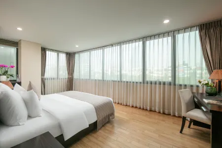 HB Serviced Apartment - 121B Quan Hoa Отели рядом с достопримечательностью «Thu Le Park»