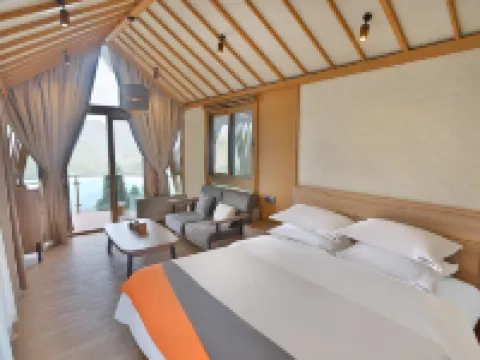 Shen Mushan · Yunduoli Homestay Hotels in Muchuan