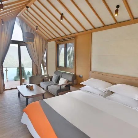 Shen Mushan · Yunduoli Homestay Hotels in Muchuan