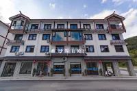 Shaxi Chinese Inn Hotel (Zhangjiajie West Station) Hotels near Junsheng Sand and Stone Painting Cultural and Creative Park