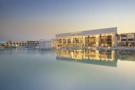 V Hotel Sharm El Shiekh Отели рядом с достопримечательностью «Sharm EL Sheikh»