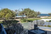 Rolling Surf Resort Sunshine Coast