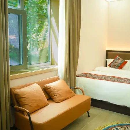 Turpan | Moye Shiguang WildLight Homestay · Grape Courtyard-Style Hotel