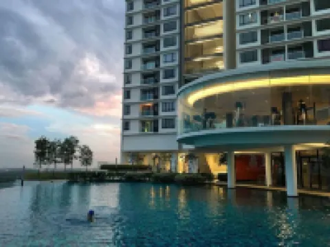 ROMANCE FULL HOUSE THREE PREMIER SUITE