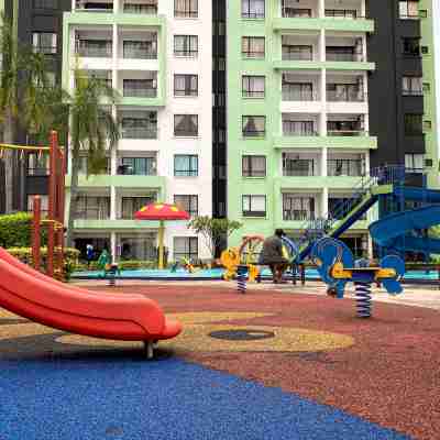 Manhattan Waterpark Condo Ipoh (Free 2 Carpark & Netflix Ready) Hotel Exterior
