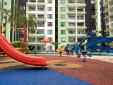 Manhattan Waterpark Condo Ipoh (Free 2 Carpark & Netflix Ready) Hotels in 