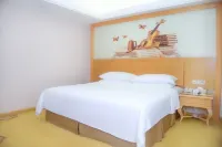 37/2000  Zero degree Starbucks Hotel (Yihua Plaza, Kaiping, Jiangmen)
