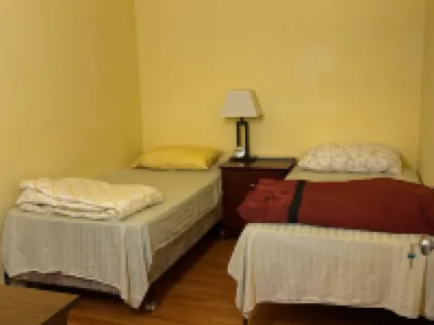LA Homestay Hotels near Little Tokyo