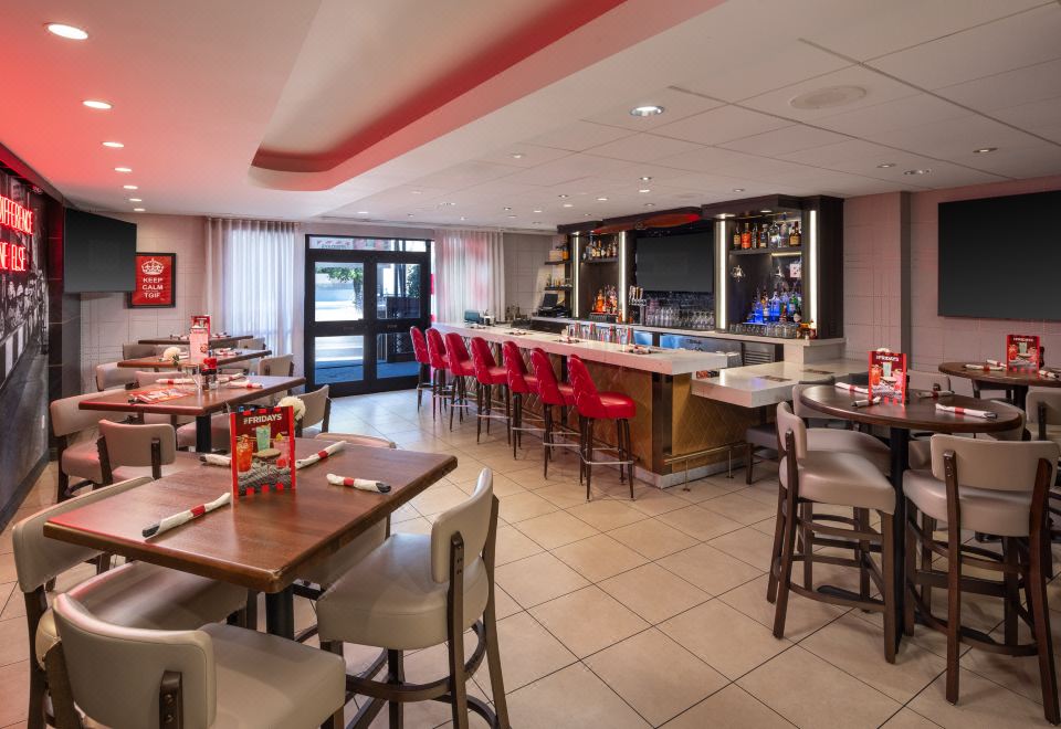 4. 힐튼 가든 인 ..