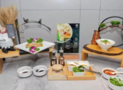 ホームイン プラスホテル（杭州西湖湖畔斷橋景勝地保俶路）