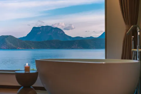 Lugu Lake Zaichuan Chief Quanhu Shengjing Designer Resort Hotel (Mosuo Goddess Panorama)