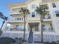 Navarre Beach Landing - 5 min walk to beach, amazing pool, close to pier