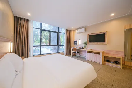 A Home Hotel Отели в г. Цзиньцзян