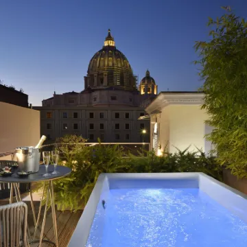 Le Boutique Hotel Hotel berhampiran Stesen Metro Cipro