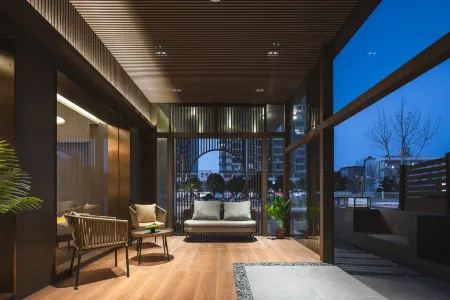 CONGAD HOTEL（ (Haifang Park Jiarihao Plaza Branch)） Отели рядом с достопримечательностью «Sucheng Chuanshan Mountain Feipu Scenic Area»