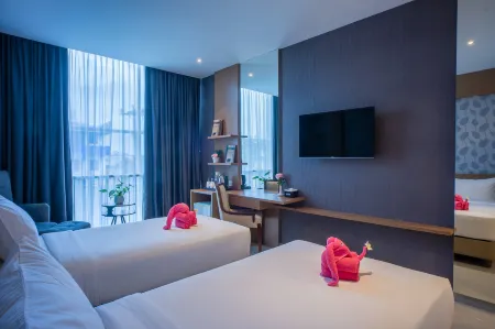 Triizz Hotel Semarang Отели рядом с достопримечательностью «Централна джамия на Съмаранг»